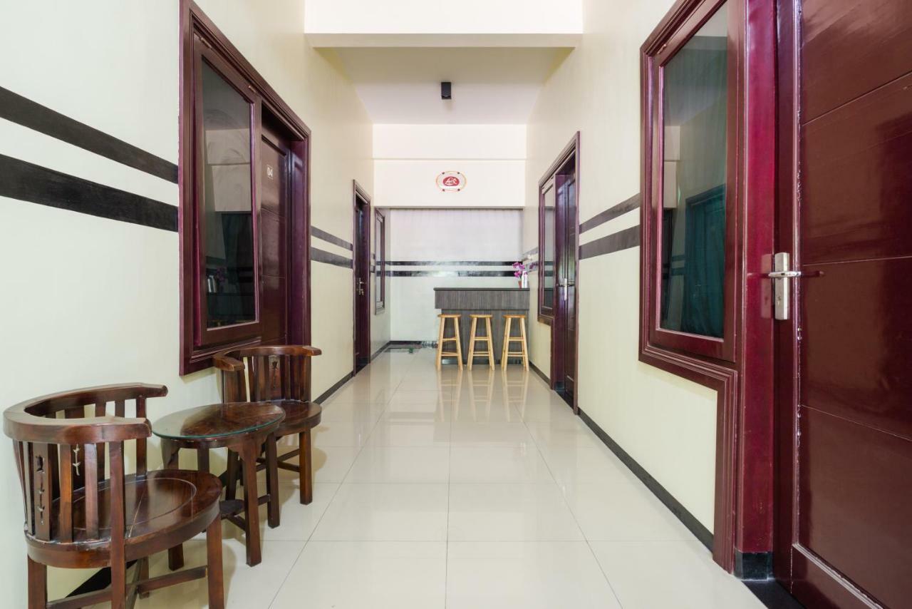 Reddoorz Syariah @ Ketintang Surabaya Hotel Kültér fotó
