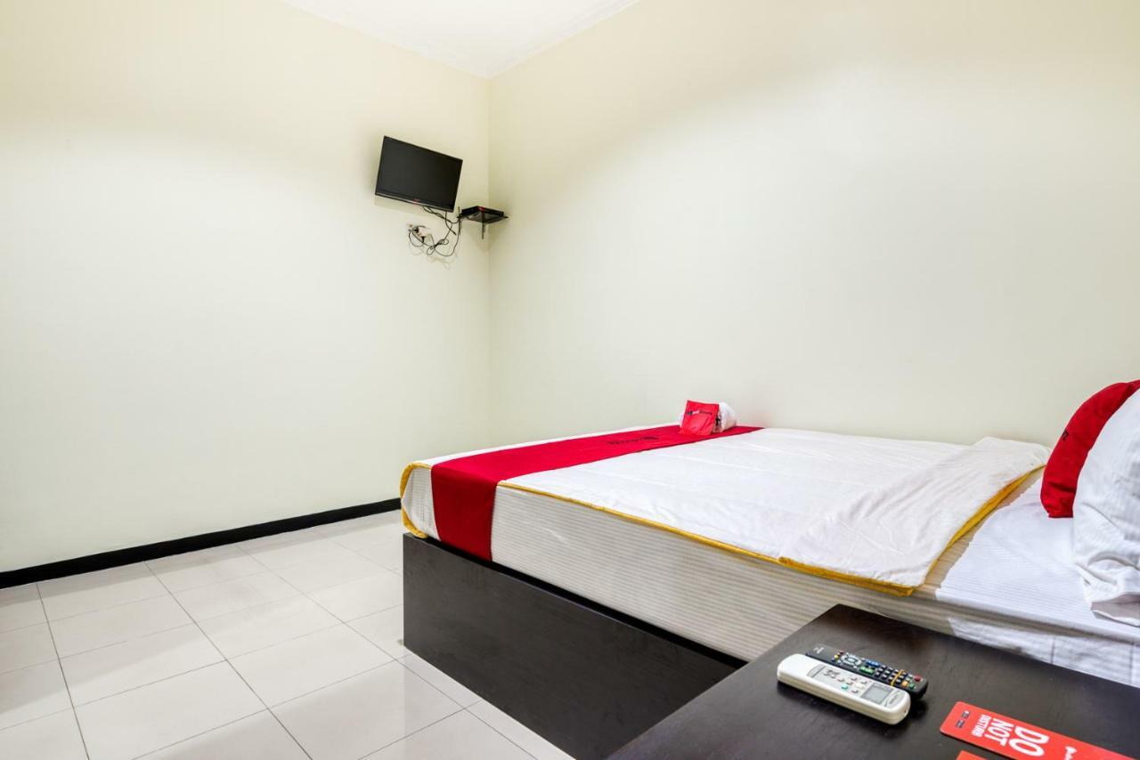 Reddoorz Syariah @ Ketintang Surabaya Hotel Kültér fotó