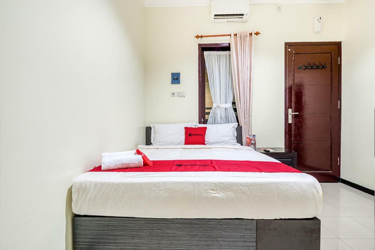 Reddoorz Syariah @ Ketintang Surabaya Hotel Kültér fotó